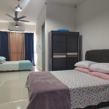 Studio Suite Homestay Klia Sepang Eksteriør billede