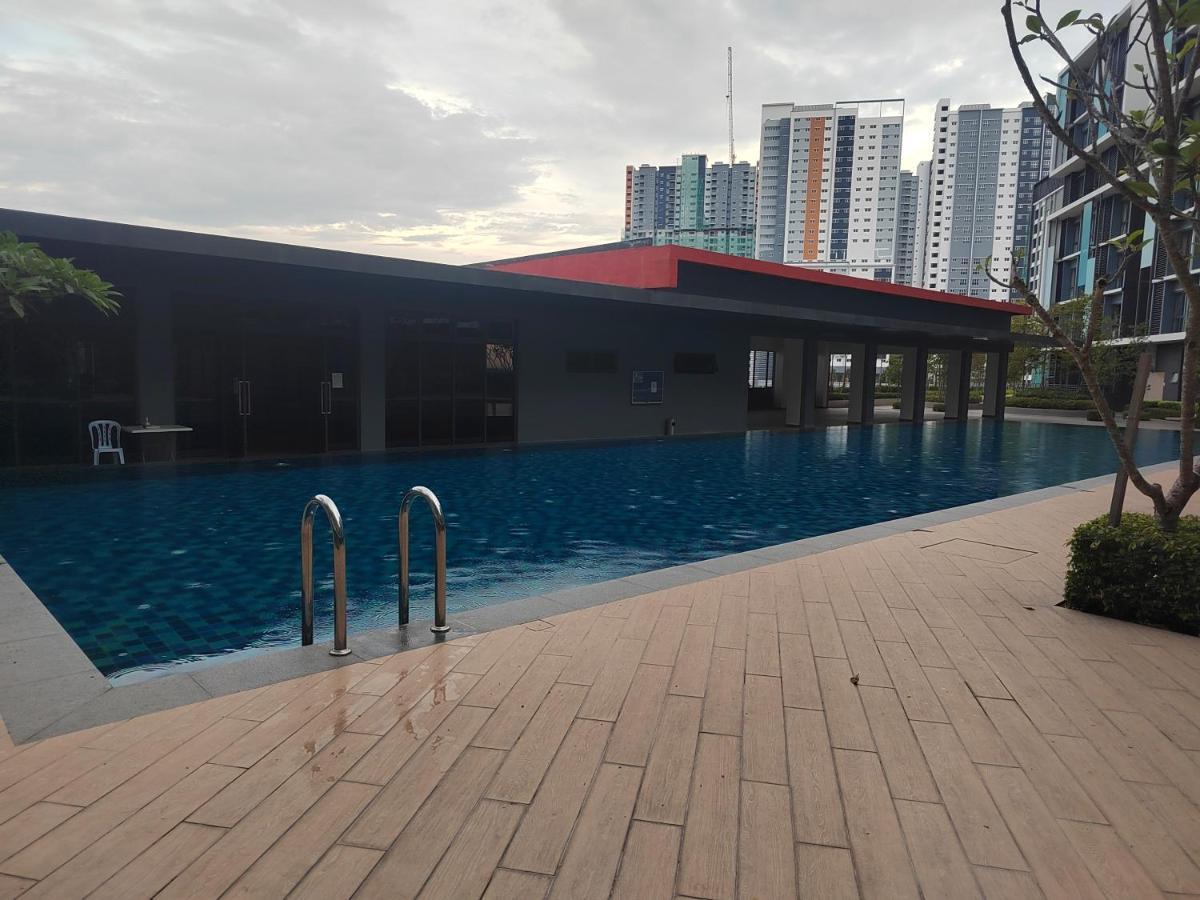 Studio Suite Homestay Klia Sepang Eksteriør billede