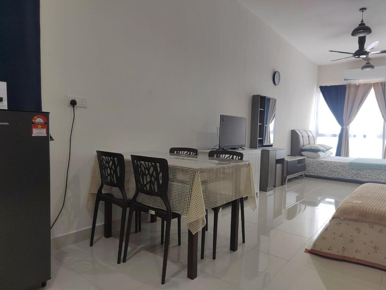 Studio Suite Homestay Klia Sepang Eksteriør billede